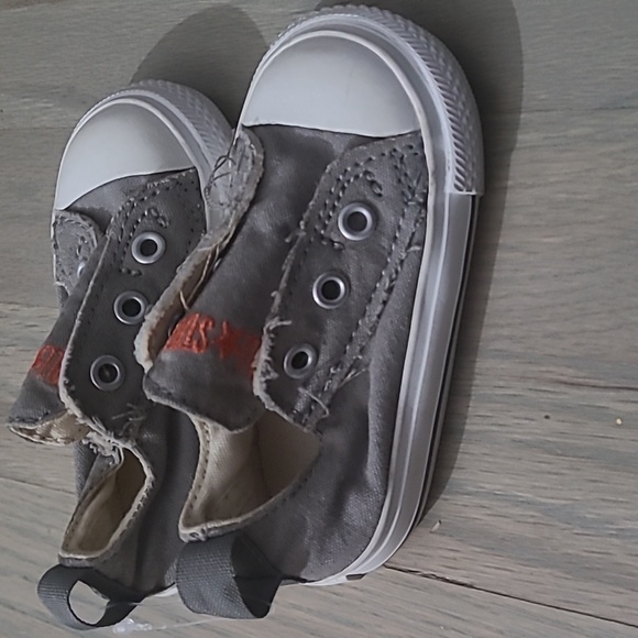 Converse - Picture 2 of 4